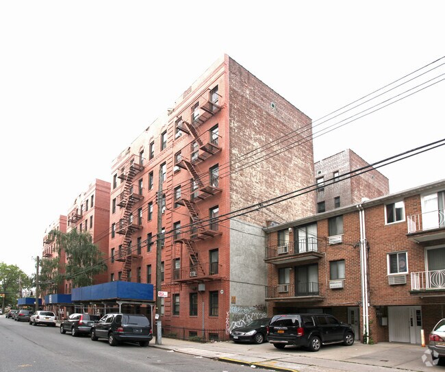 Primary Photo - 1800 E 12th St