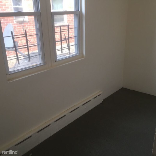 Foto del edificio - 633 E 241st St