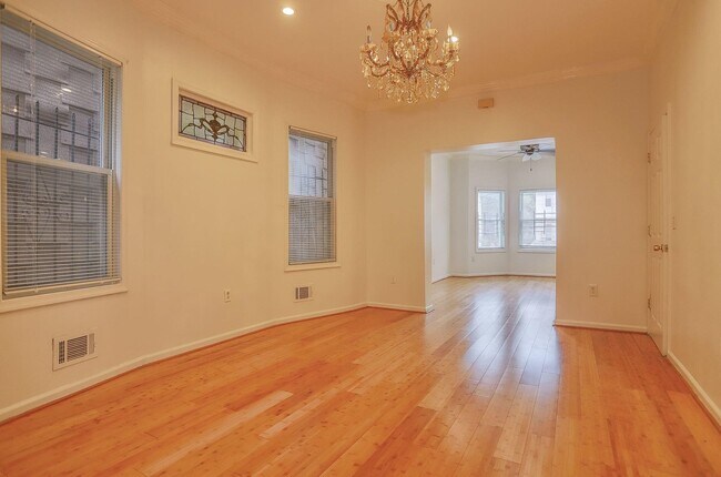 Foto del edificio - 221 Claremont Ave