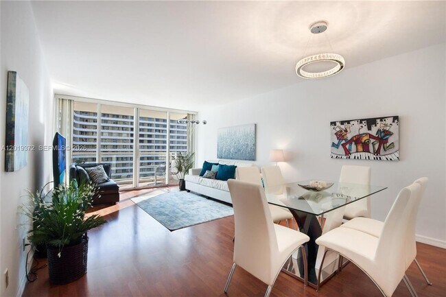 Building Photo - 5600 Collins Ave