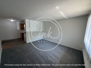 Building Photo - 604 W King St