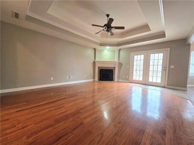 Building Photo - 4401 Summerfield Cir