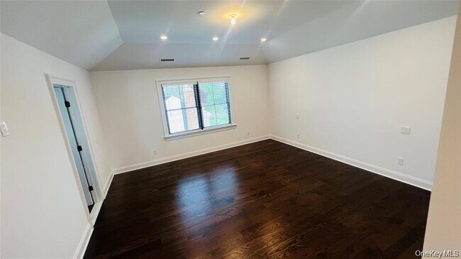 Foto del edificio - 38 Elmwood Ave