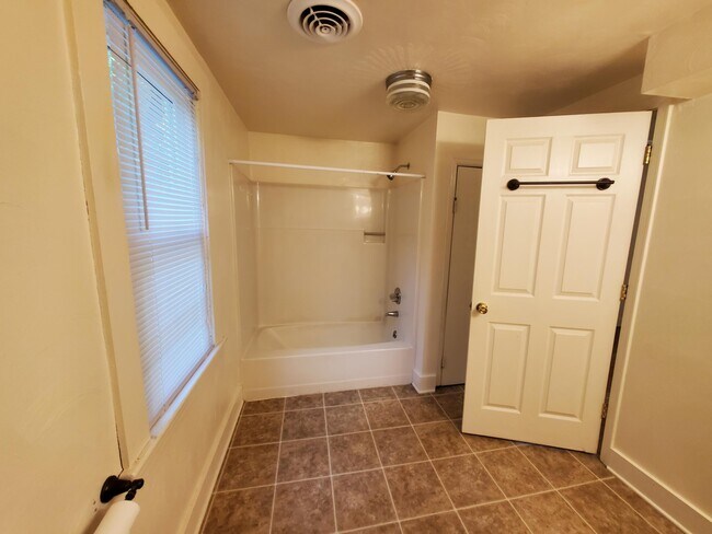 Foto del edificio - 8342 Plantation Rd