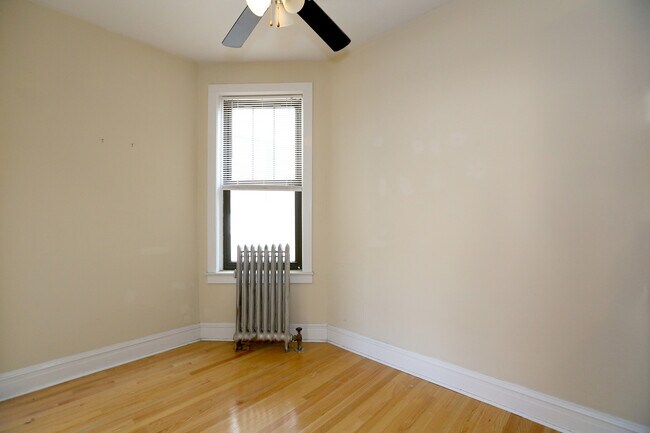 Foto del edificio - 432 W Surf St