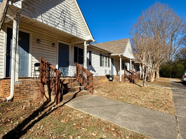 Photo - 1442 Riverview Rd Apartment