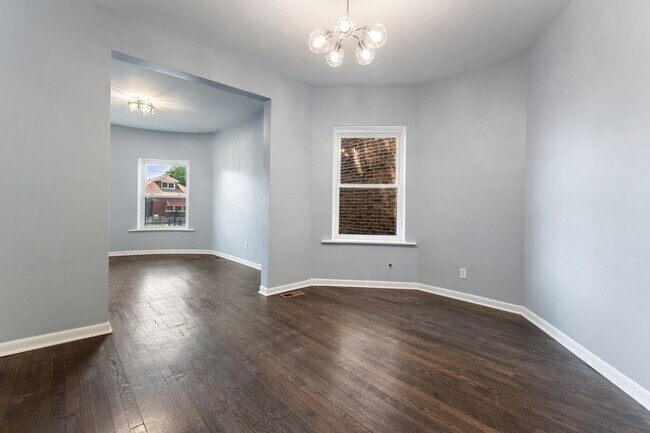 Building Photo - 6349 S St Lawrence Ave
