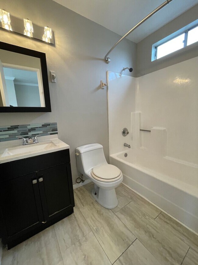 Building Photo - 768
