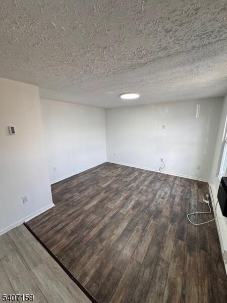 Building Photo - 81 N Day St