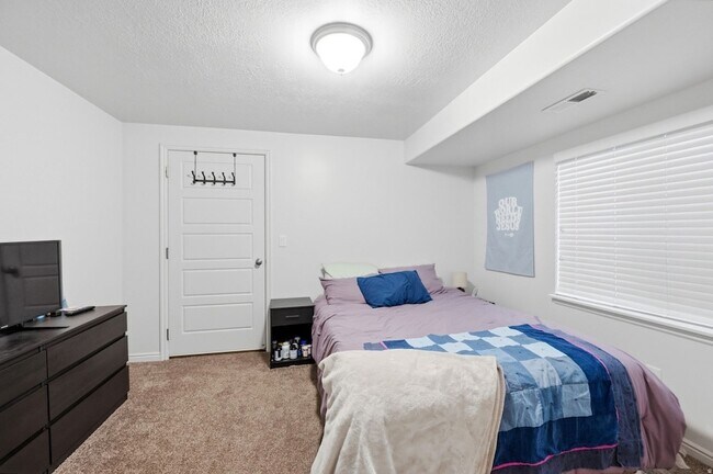 Foto del edificio - 86 E Rose Way