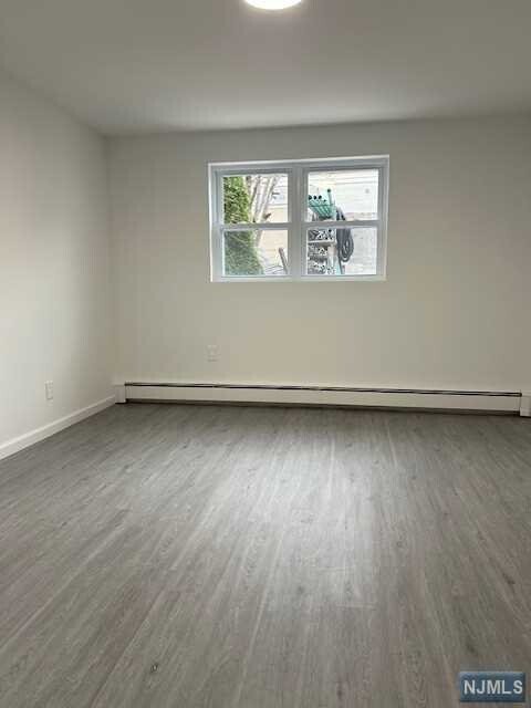 Building Photo - 452 Walker St