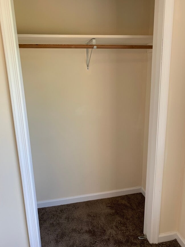 Building Photo - Duplex for Rent in Timberville