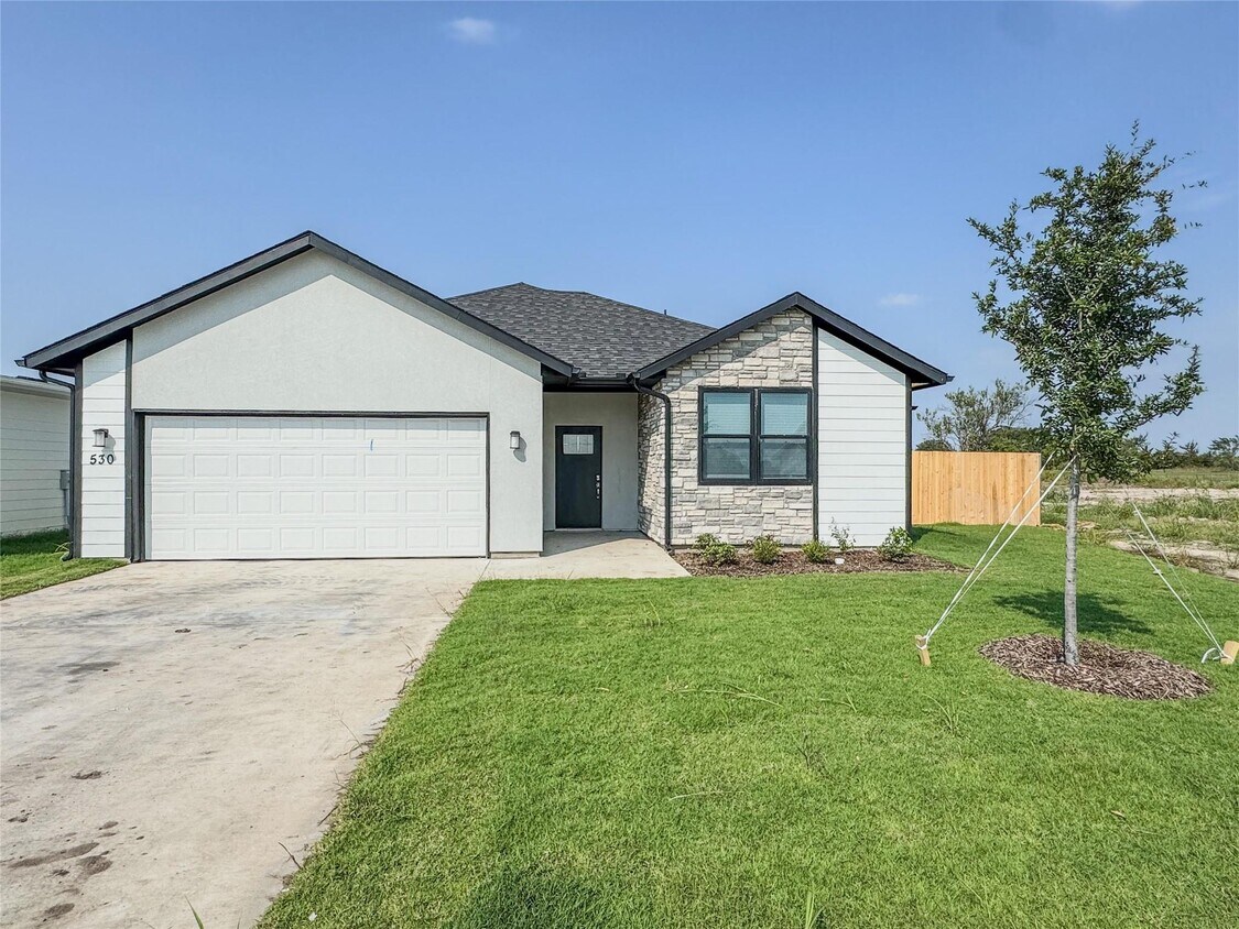 Foto principal - 530 Lucy Rd