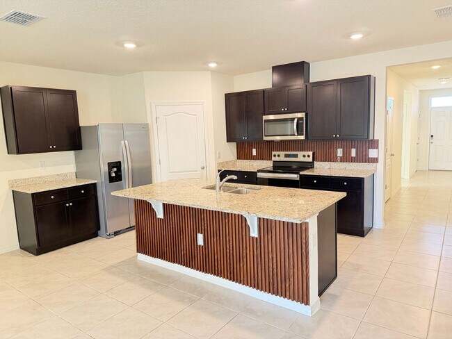 Building Photo - For Rent – Brand New 4-Bedroom Home in Davenport (Internet Included!)