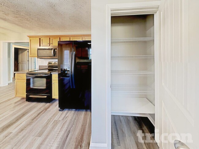 Building Photo - 110 Aretha Ct