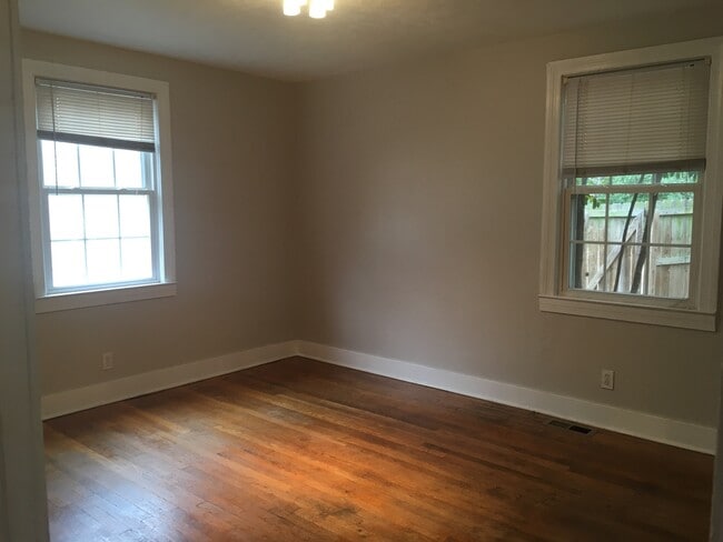 Foto del edificio - Kings Wood * Lawn Maintenance & Water Included*