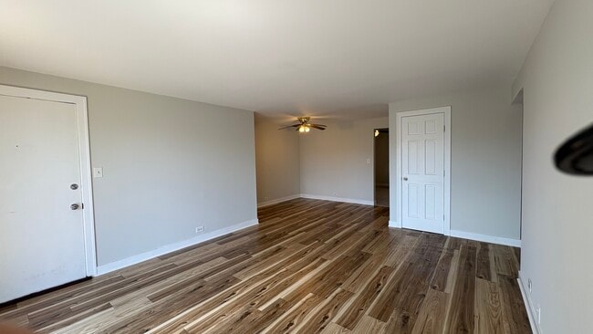 Building Photo - 9439 Bay Colony Dr