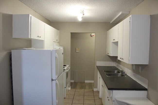 Building Photo - Twilight Manor Apartments
