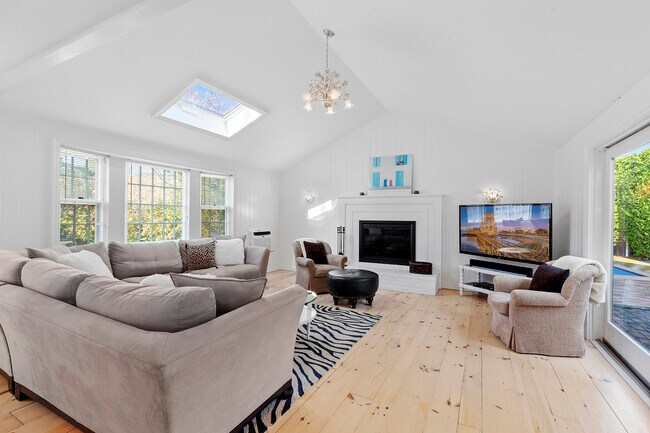 Foto del edificio - 8 Muchmore Ln