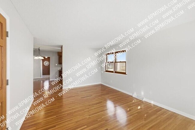 Foto del edificio - 3212 Ashwood Dr