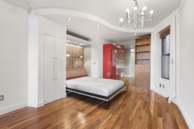 Building Photo - 405 W 48th St