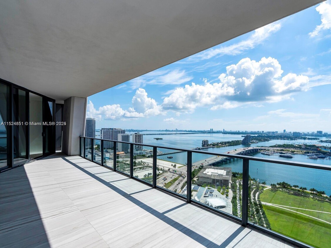 Foto principal - 1000 Biscayne Blvd