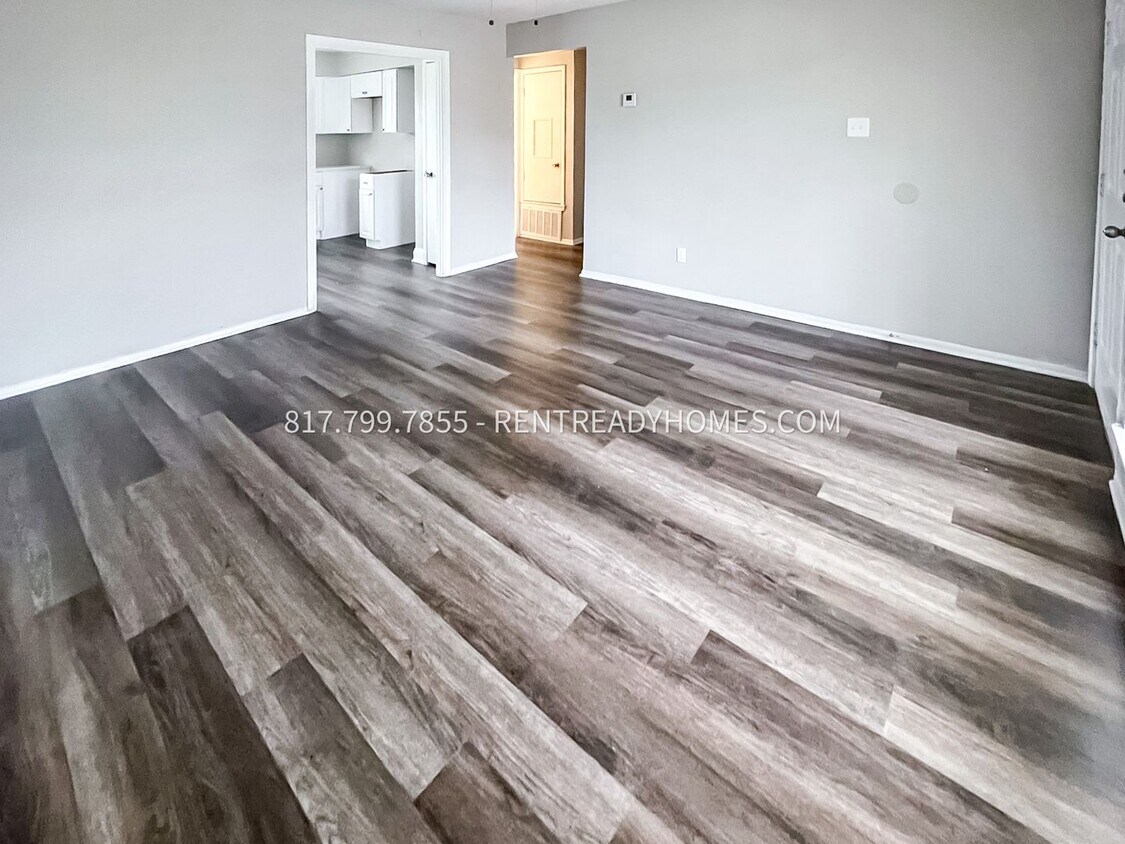 Foto principal - 5302 Shadow Lake Dr