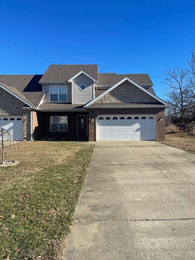 Building Photo - Available October 2nd! Won't Last Long !!!