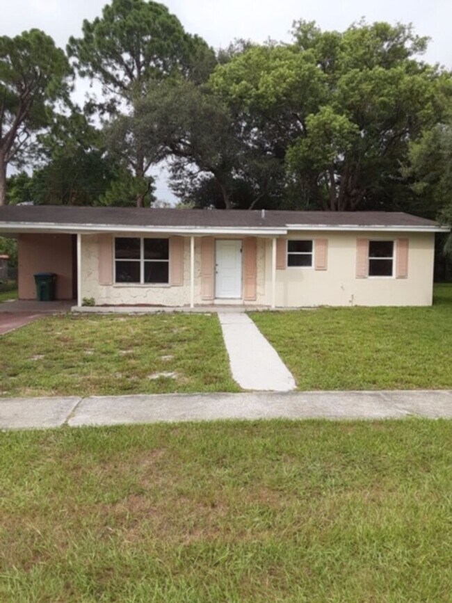 Building Photo - 583 E Normandy Blvd