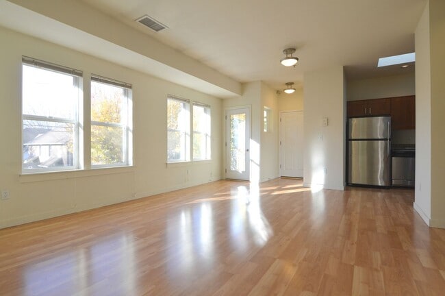 Building Photo - 2520 NE Rodney Ave