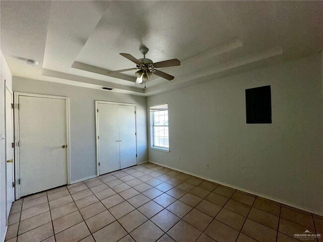 Building Photo - 7 Clavel St