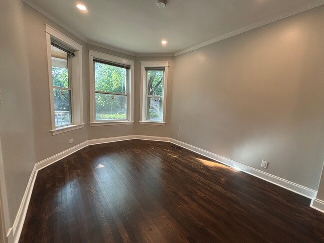 Living Room - 4317 N Ashland Ave