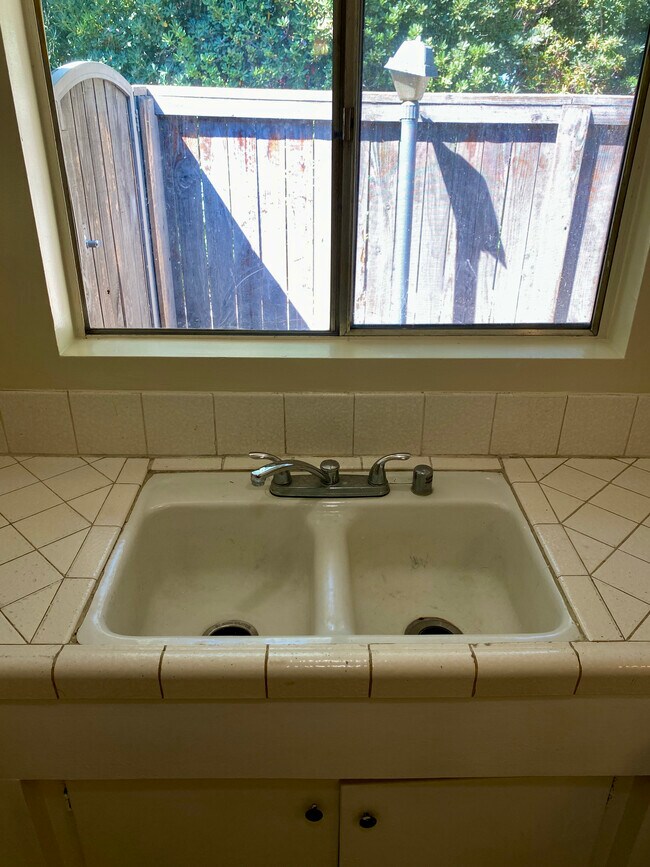 Foto del edificio - 680 W Sierra Madre Blvd