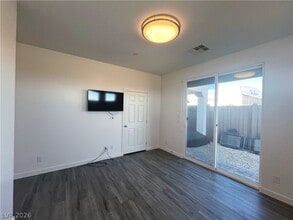 Building Photo - 1533 Franklin Ln