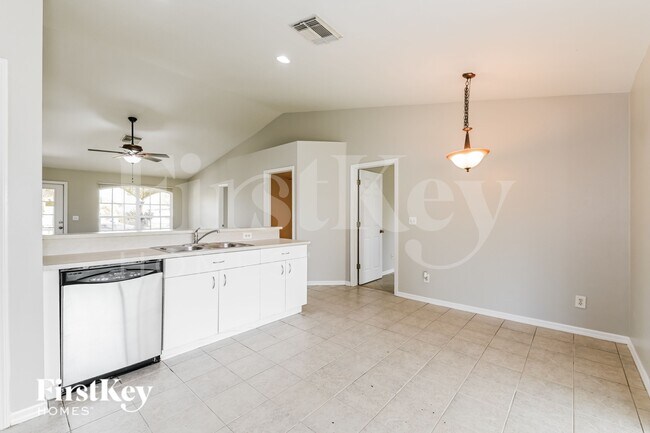 Building Photo - 2513 SW 31st St