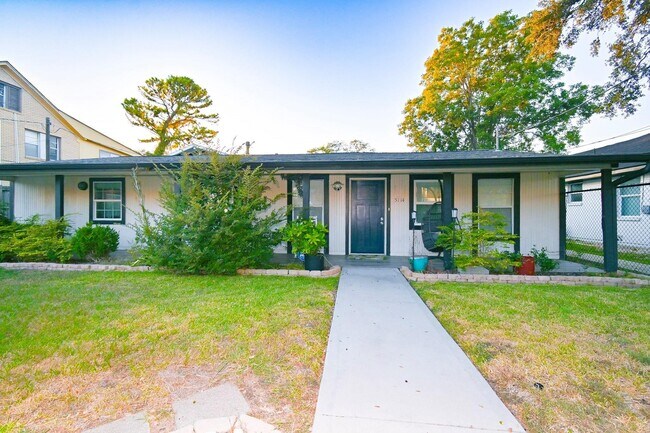 Foto del edificio - 5114 Grantwood St