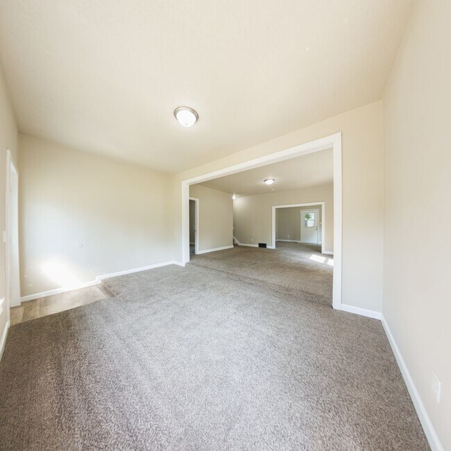 Foto del edificio - Updated 3 Bedroom 1,800 SQFT Home for Rent