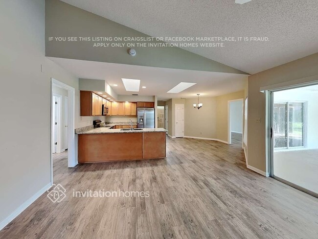 Building Photo - 4124 Ridgemoor Dr N