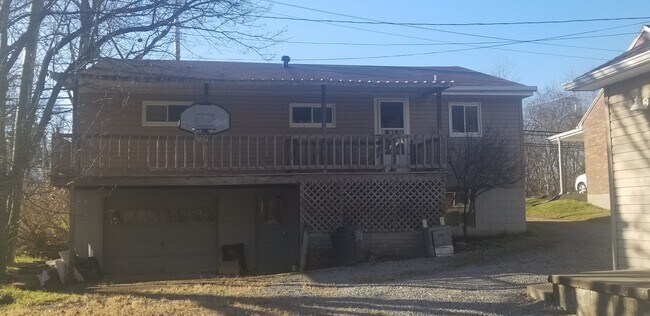 Back house with garage - 248 Pleasant Dr