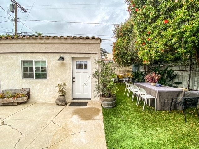 Building Photo - 1173 S Hayworth Ave