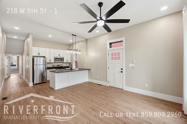 Building Photo - 218 W 5th St