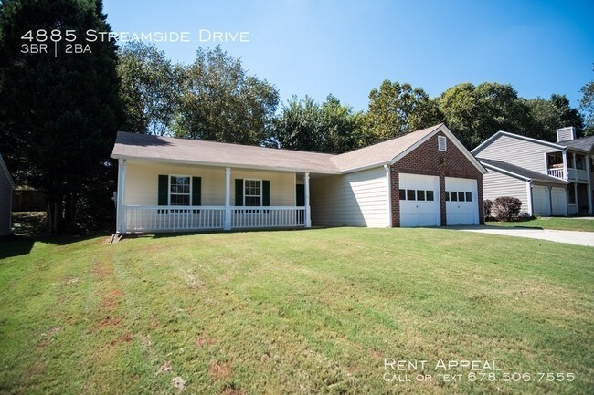 Building Photo - Newly Renovated Ranch with Private Backyard!
