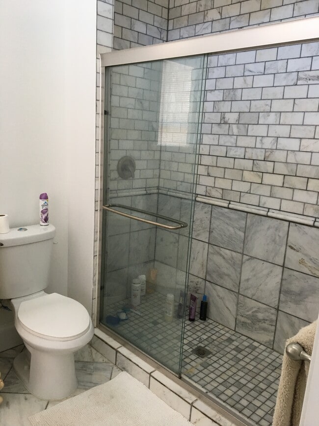 Building Photo - 1001 F St NE