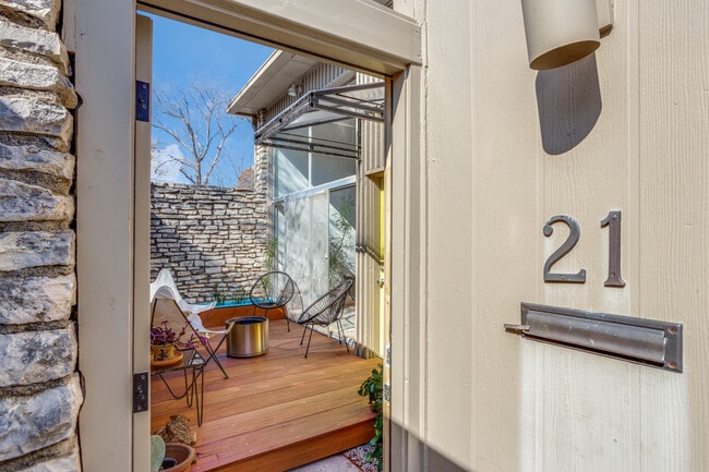 Building Photo - 4500 Westridge Ave