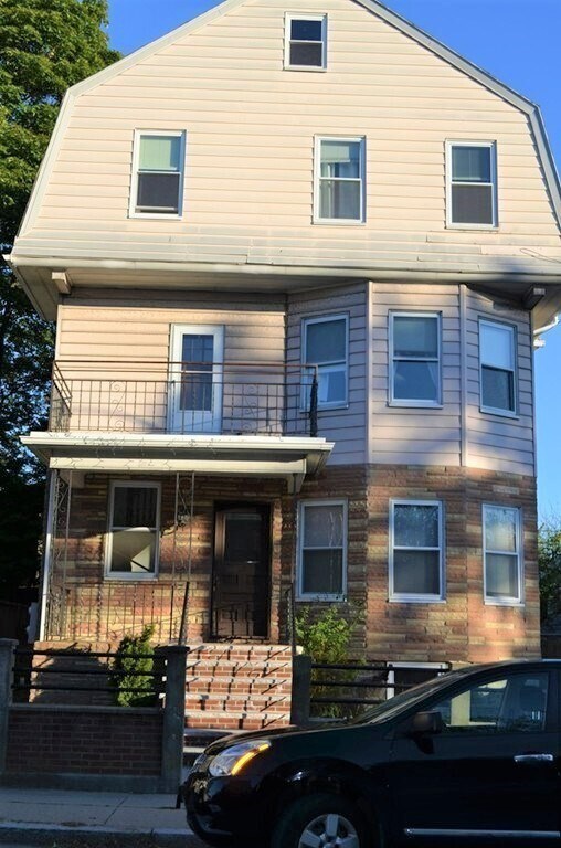 Primary Photo - 20 Newburg St