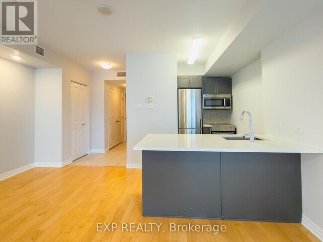 Building Photo - 195 Besserer St