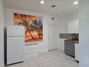 Building Photo - 1922 Garfield St