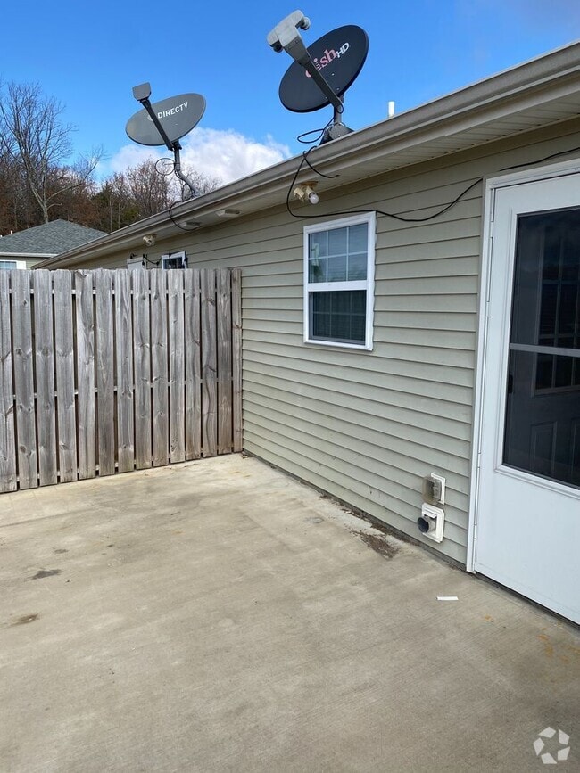 Building Photo - 106 Nancy Ln