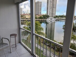 Building Photo - 2980 Point E Dr