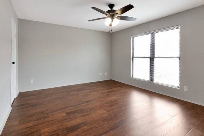 Foto del edificio - 14777 Wunderlich Dr